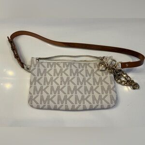 Women’s Micheal Kors belt bag waist bag Fanny pack